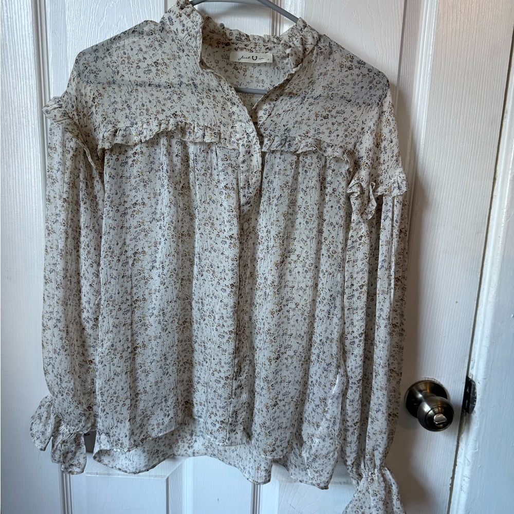 UIN Cream and Gray Floral Blouse